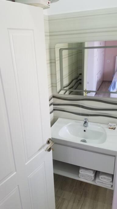 Adriatic East View Apartment Durres Exterior photo